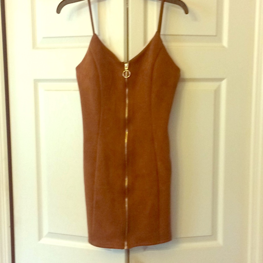 Very cute zip up dress